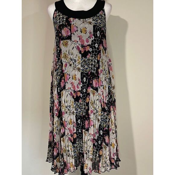 Essentials By Milano Dress. Size 6 - Picture 1 of 11